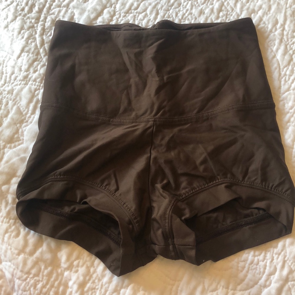 Katrina high waisted booty short